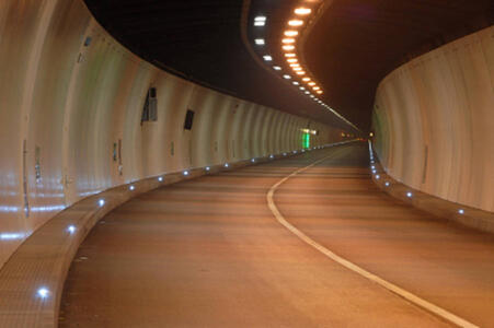 Photo of the tunnel